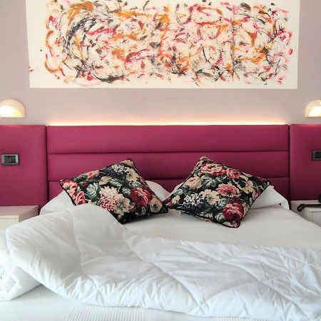 Hotel Villa Platani Riccione Luaran gambar