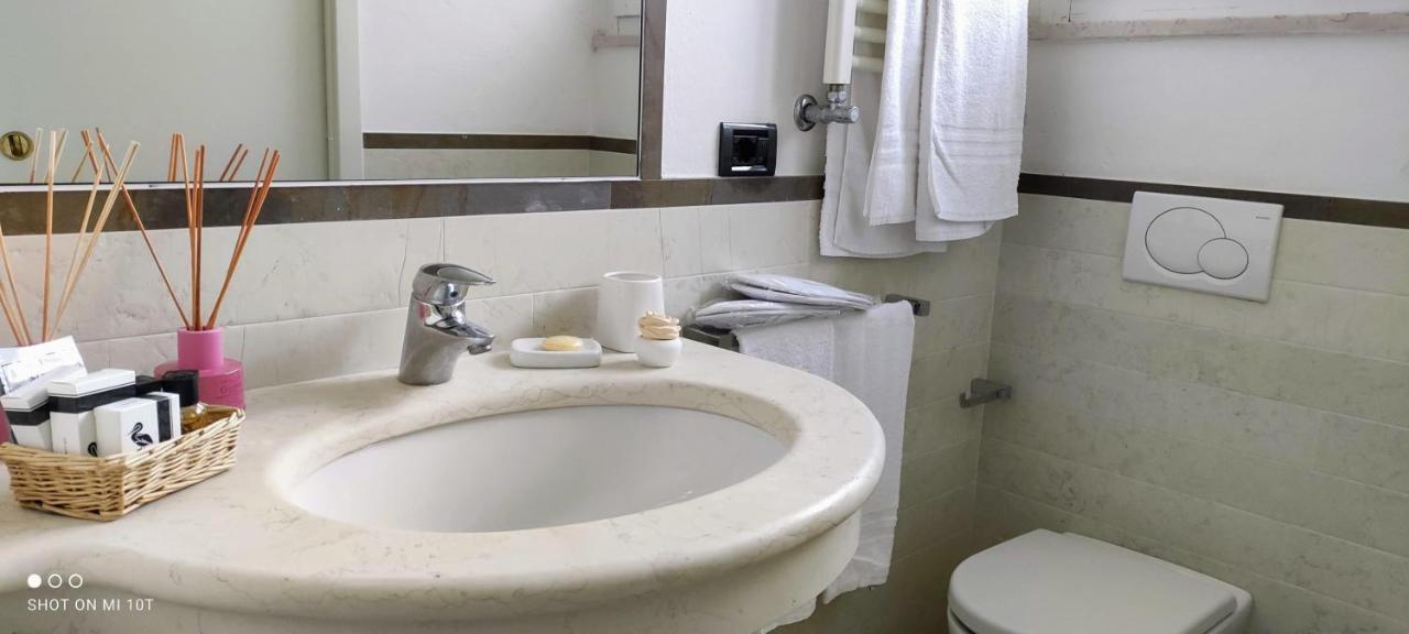 Hotel Villa Platani Riccione Luaran gambar