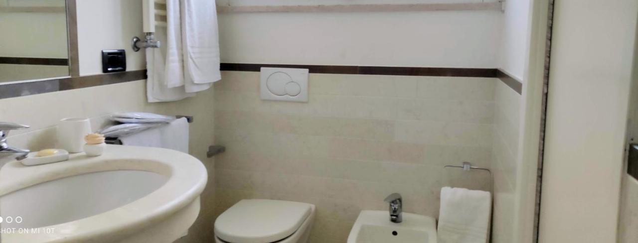 Hotel Villa Platani Riccione Luaran gambar