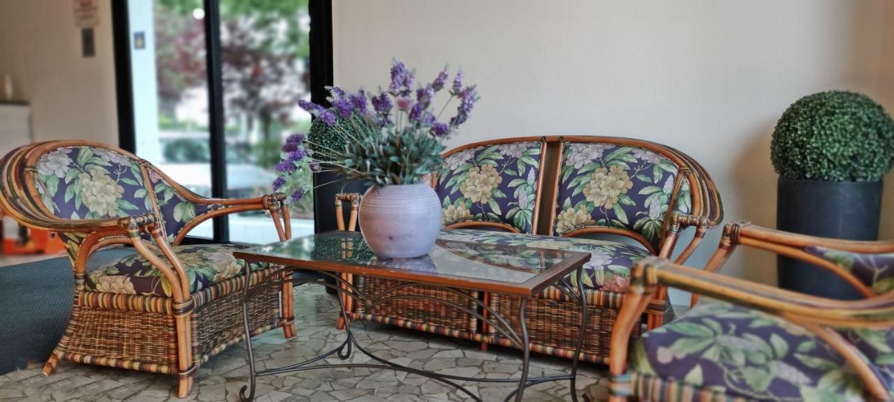 Hotel Villa Platani Riccione Luaran gambar